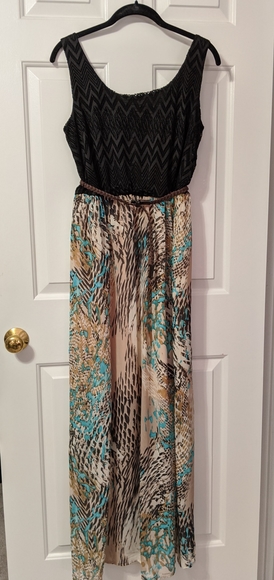 AUW Dresses & Skirts - AUW Maxi Dress